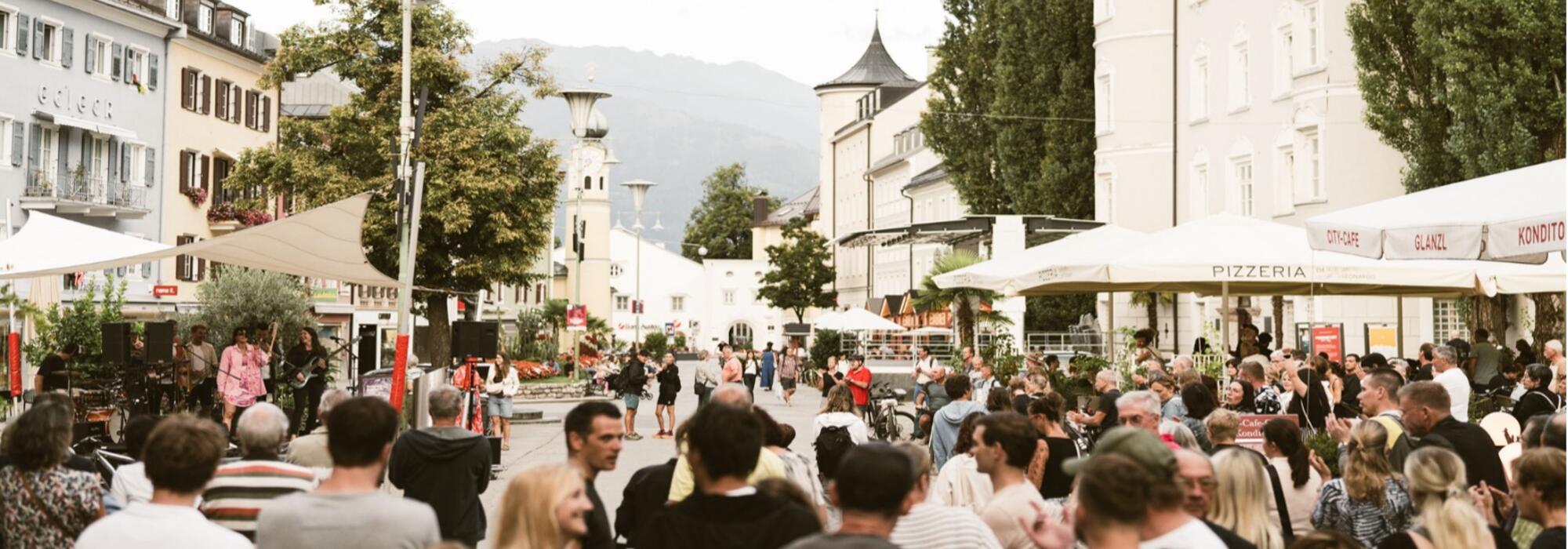 Veranstaltungen in Osttirol verbinden Kultur, Musik und besondere Atmosphäre mitten in der Lienzer Innenstadt © Peter Märkl