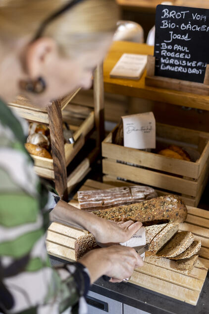 Frühstücksgenuss mit Bio-Brot im Dolomitenhof © Martin Lugger